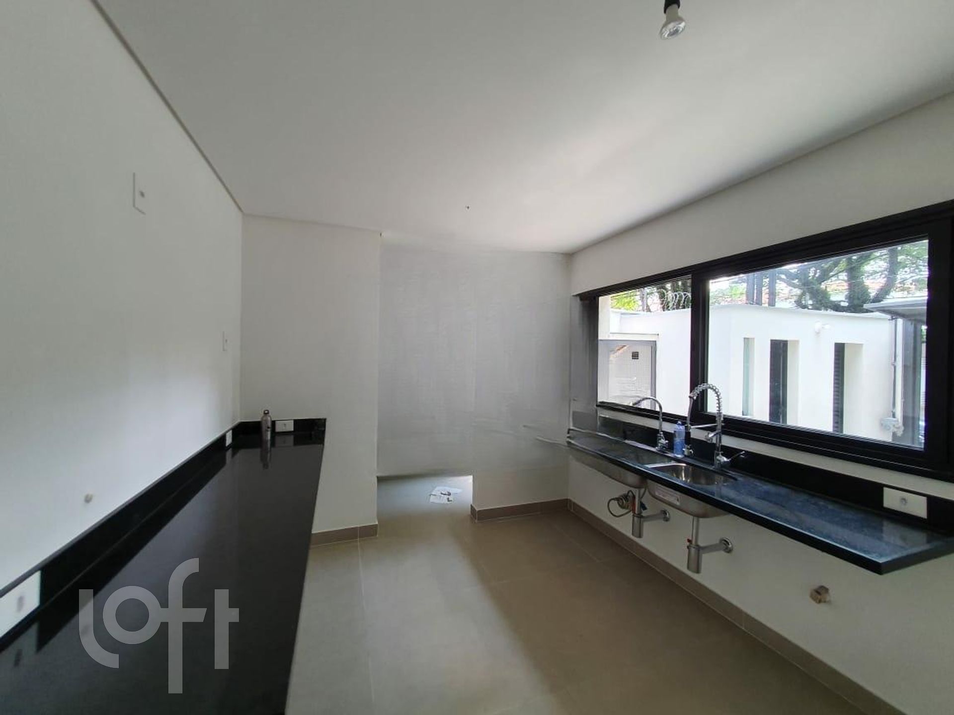 Casa à venda com 3 quartos, 318m² - Foto 18