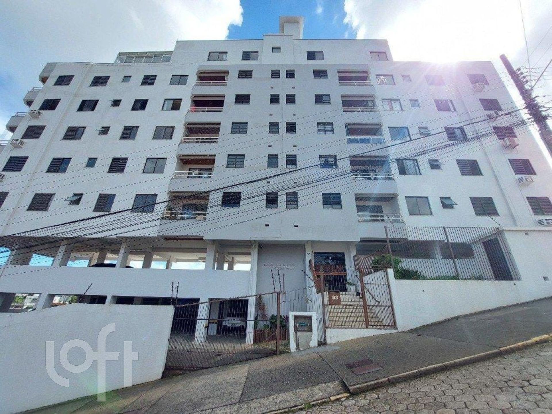 3 qtos com suíte próximo à UFSC
