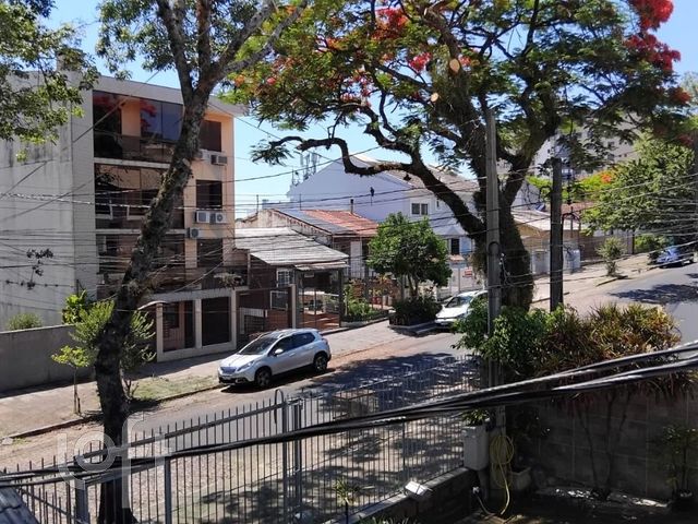 Casa com 310m², 3 dormitórios, 2 vagas, Cristo Redentor em Porto Alegre