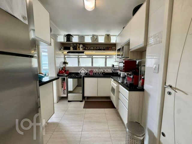 Apartamento com 101m², 3 dormitórios, 2 vagas, Petrópolis em Porto Alegre