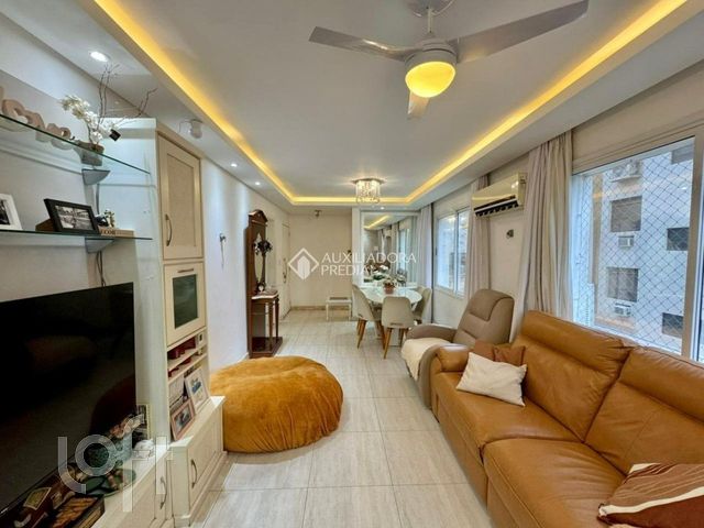 Apartamento com 101m², 3 dormitórios, 2 vagas, Petrópolis em Porto Alegre