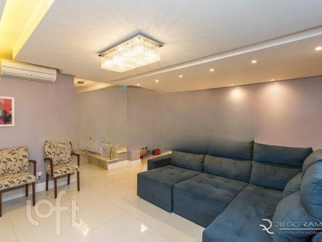 Casa com 456m², 3 dormitórios, 1 suíte, 5 vagas, Santana em Porto Alegre