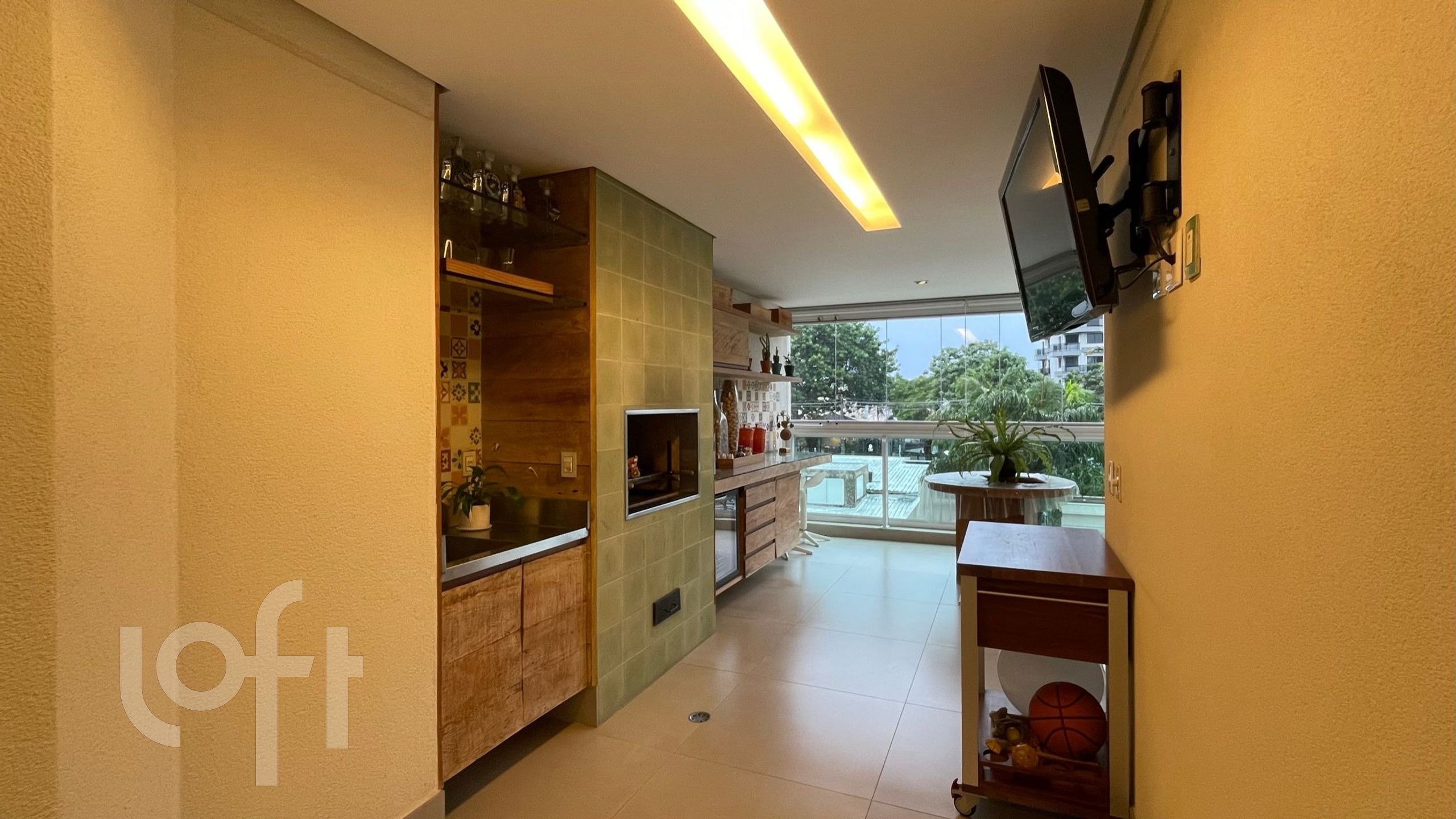 Apartamento à venda com 3 quartos, 228m² - Foto 8