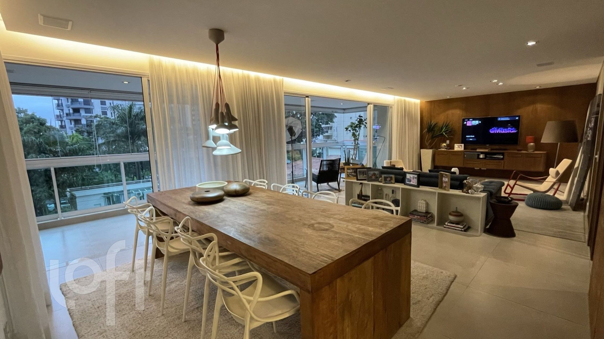 Apartamento à venda com 3 quartos, 228m² - Foto 11