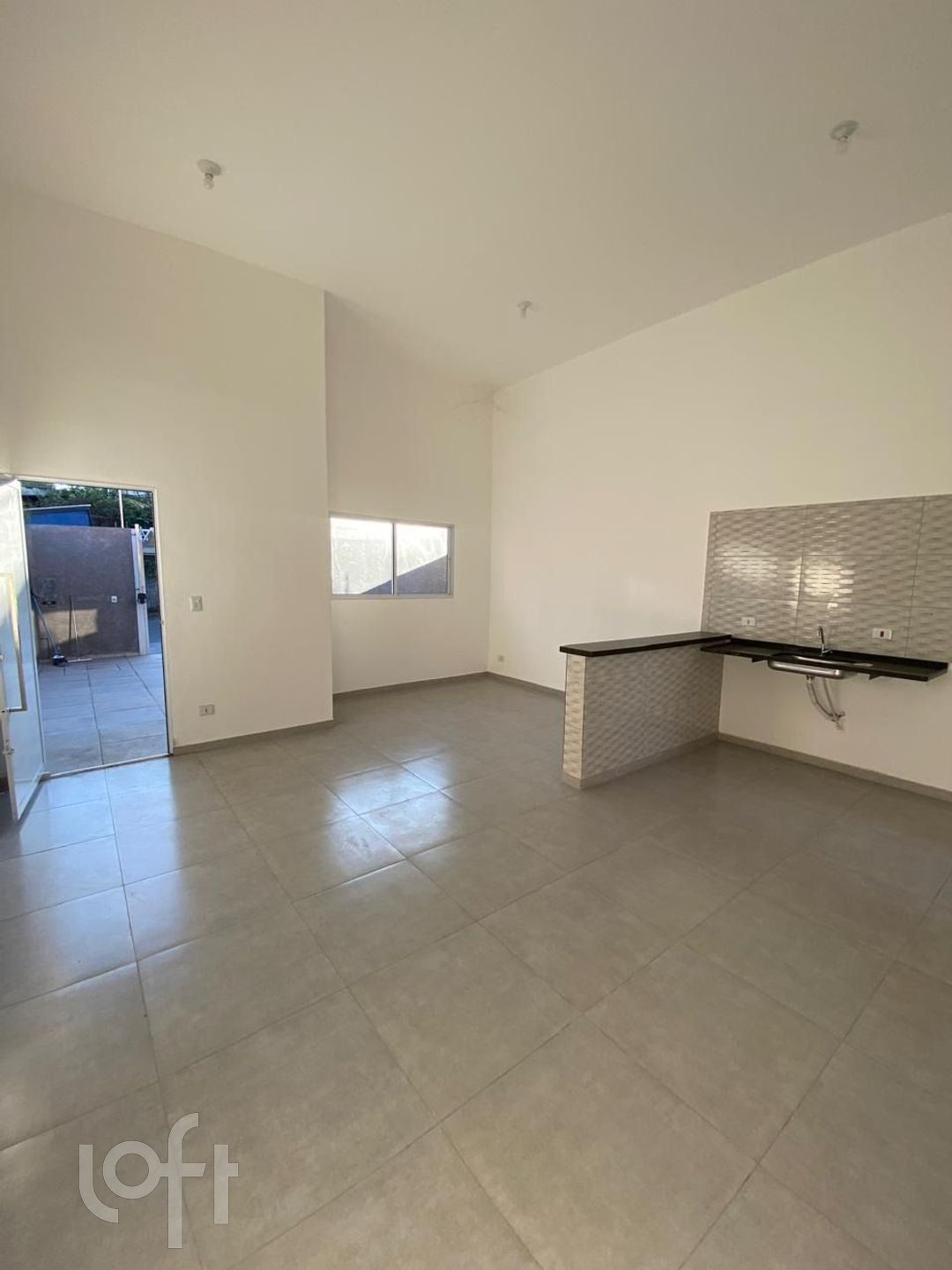 Casa à venda em Bonsucesso com 84 m², 3 quartos, 1