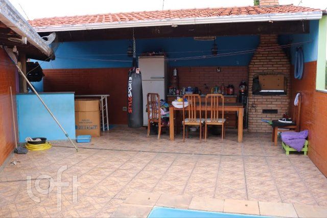 Casa à venda com 3 quartos, 233m² - Foto 11