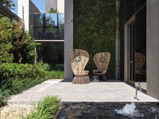 Apartamento com 291m², 4 dormitórios, 1 suíte, 4 vagas, Moinhos de Vento em Porto Alegre