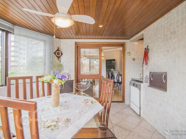 Apartamento com 106m², 3 dormitórios, 1 suíte, 1 vaga, Rio Branco em Porto Alegre