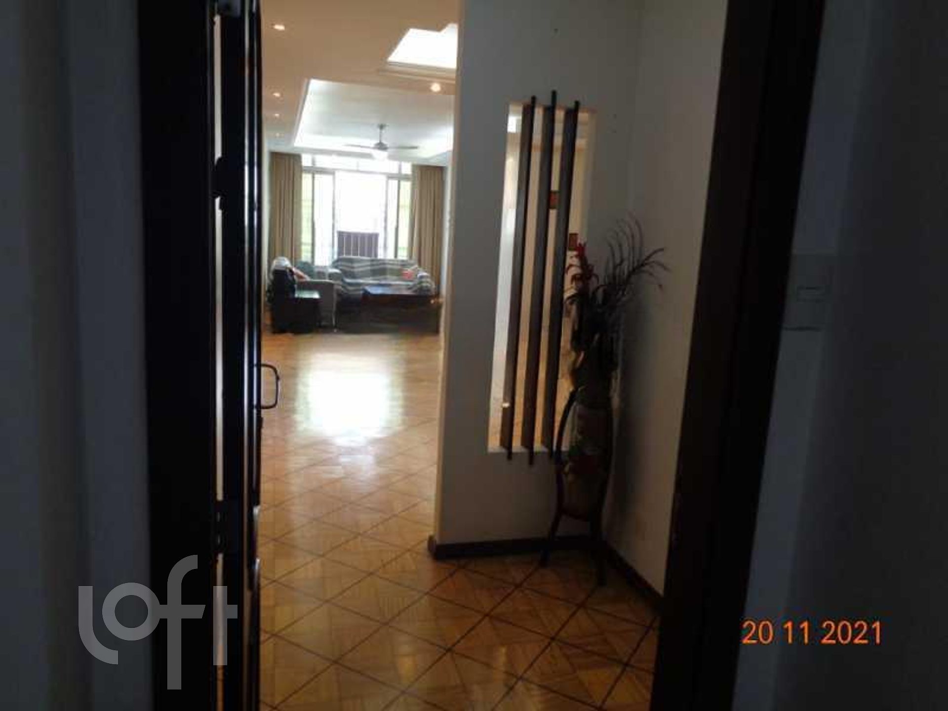 Apartamento à venda com 4 quartos, 202m² - Foto 1