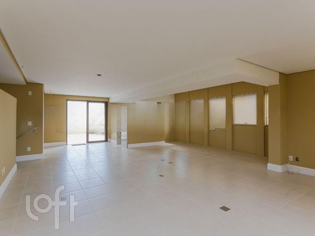 Apartamento com 278m², 3 dormitórios, 1 suíte, 4 vagas, Auxiliadora em Porto Alegre