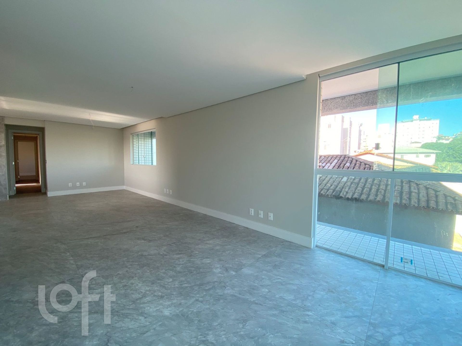 Apartamento à venda com 4 quartos, 139m² - Foto 2