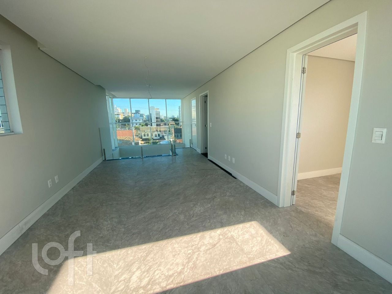 Apartamento à venda com 4 quartos, 139m² - Foto 3