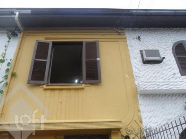 Casa com 140m², 3 dormitórios, 1 vaga, Santana em Porto Alegre