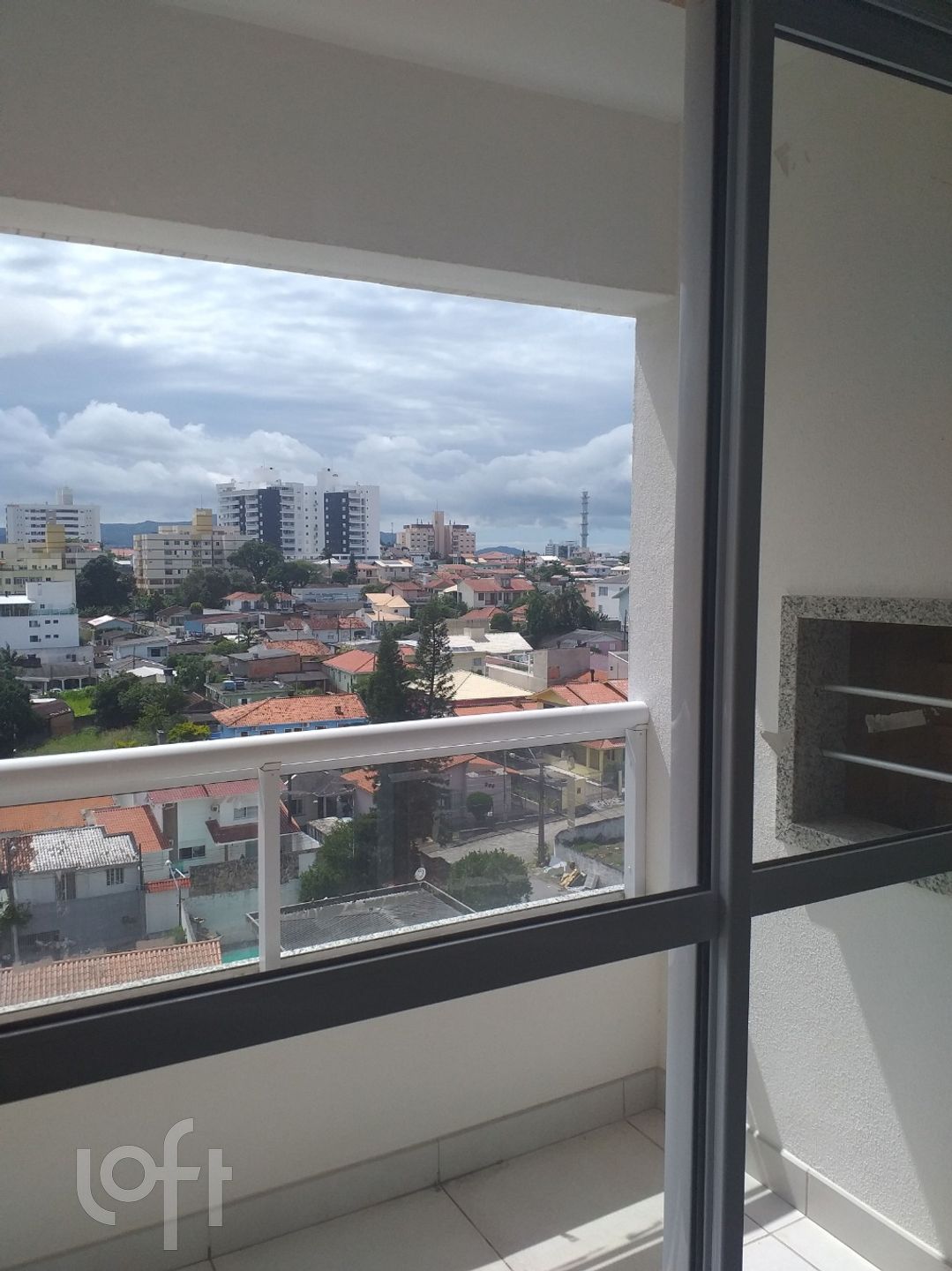 Apartamentos com 68m², 2 quartos, 1 suíte, 1 garagem, no bairro Coloninha em Florianópolis