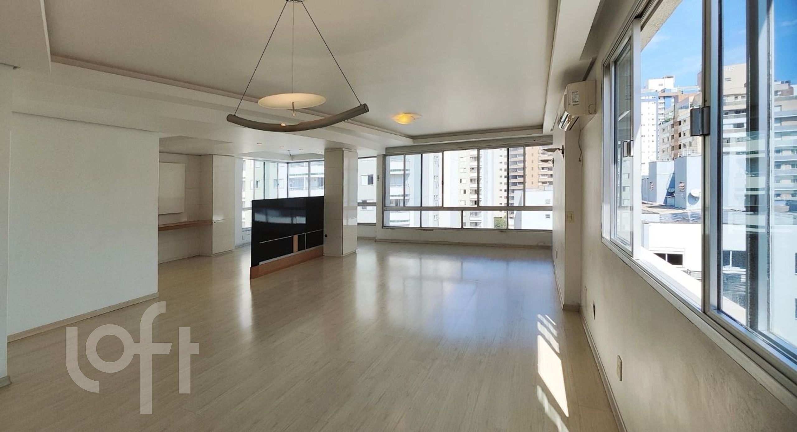 Apartamentos com 140m², 3 quartos, 1 suíte, 1 garagem, no bairro Centro em Florianópolis