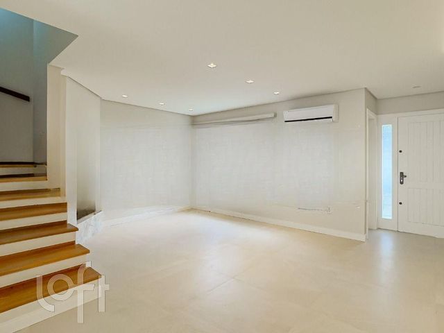 Casa com 162m², 4 dormitórios, 2 suítes, 2 vagas, Chácara das Pedras em Porto Alegre