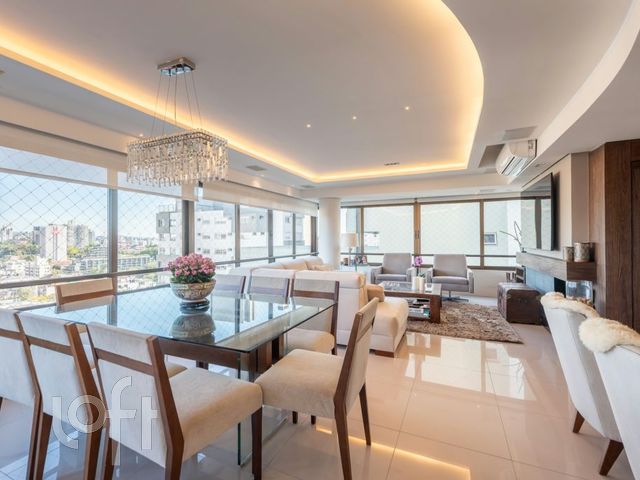 Apartamento com 126m², 2 dormitórios, 2 suítes, 4 vagas, Bela Vista em Porto Alegre