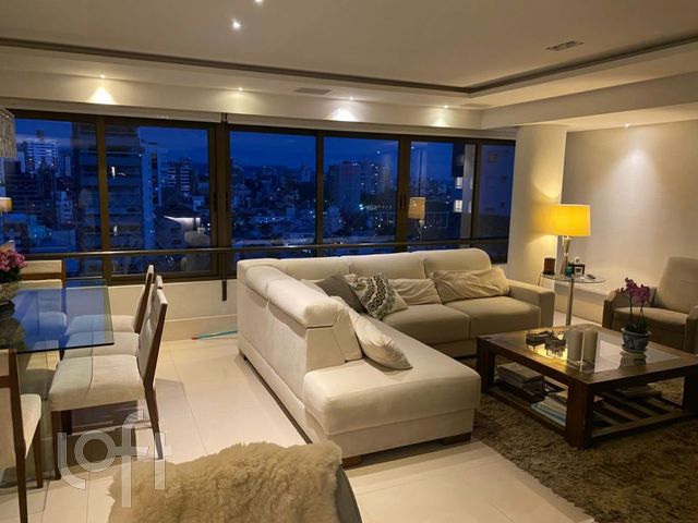 Apartamento com 126m², 2 dormitórios, 2 suítes, 4 vagas, Bela Vista em Porto Alegre