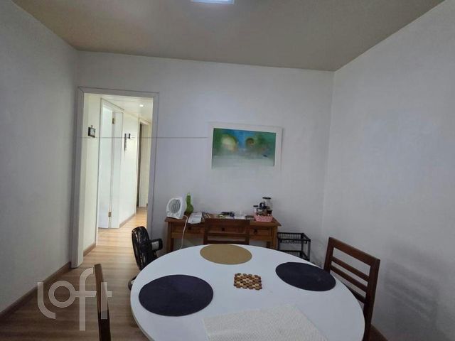 Apartamento com 92m², 3 dormitórios, 1 suíte, 1 vaga, Menino Deus em Porto Alegre