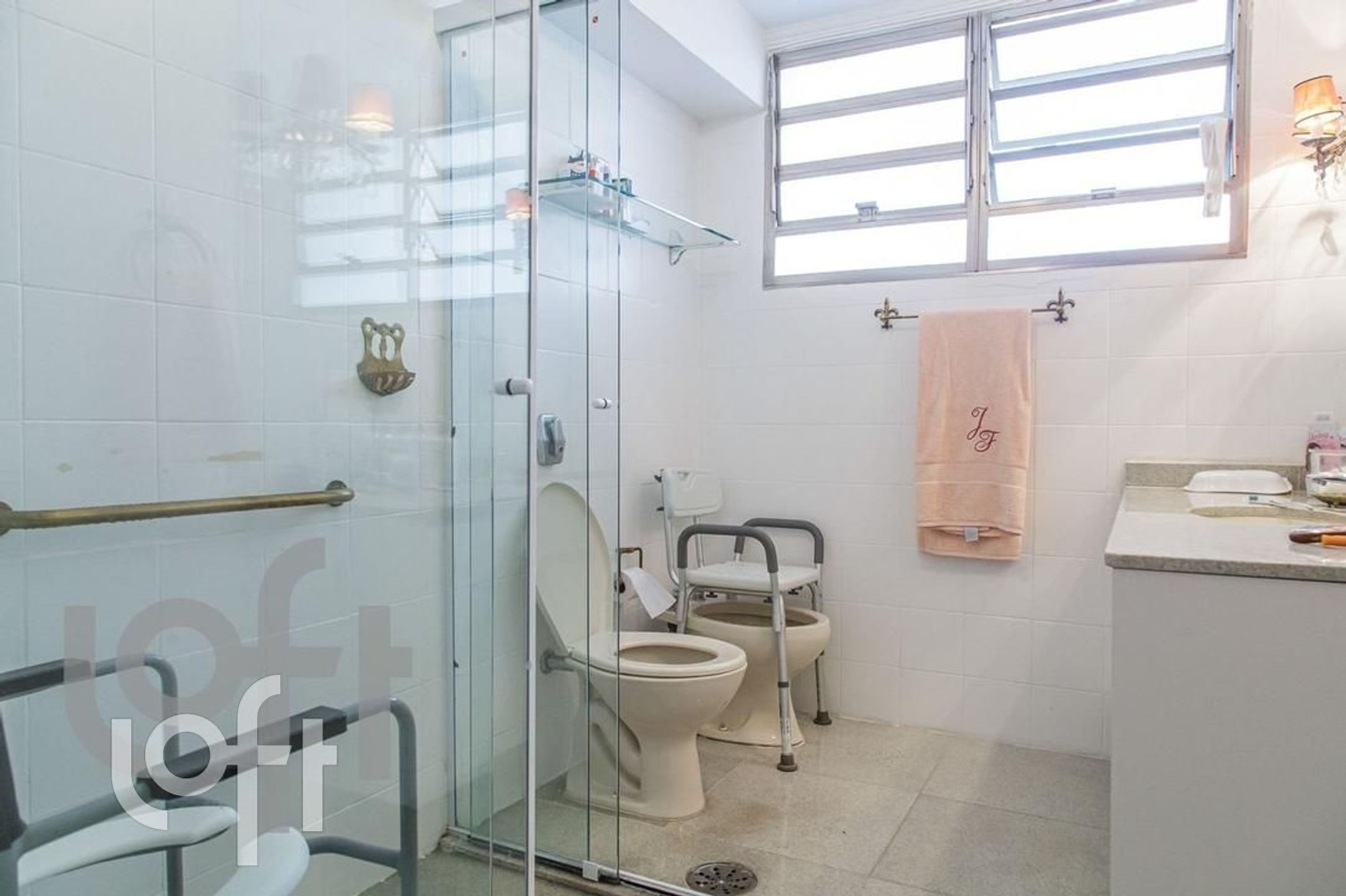 Apartamento à venda com 3 quartos, 210m² - Foto 31