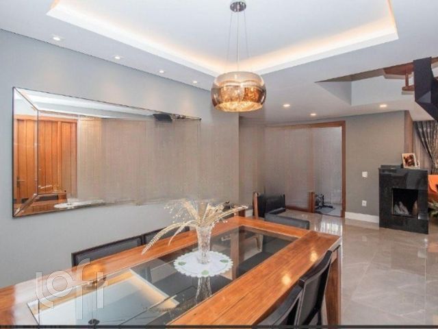 Apartamento com 242m², 3 dormitórios, 1 suíte, 3 vagas, Bela Vista em Porto Alegre