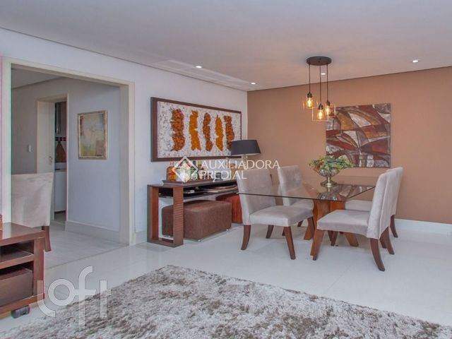 Apartamento com 99m², 3 dormitórios, Petrópolis em Porto Alegre