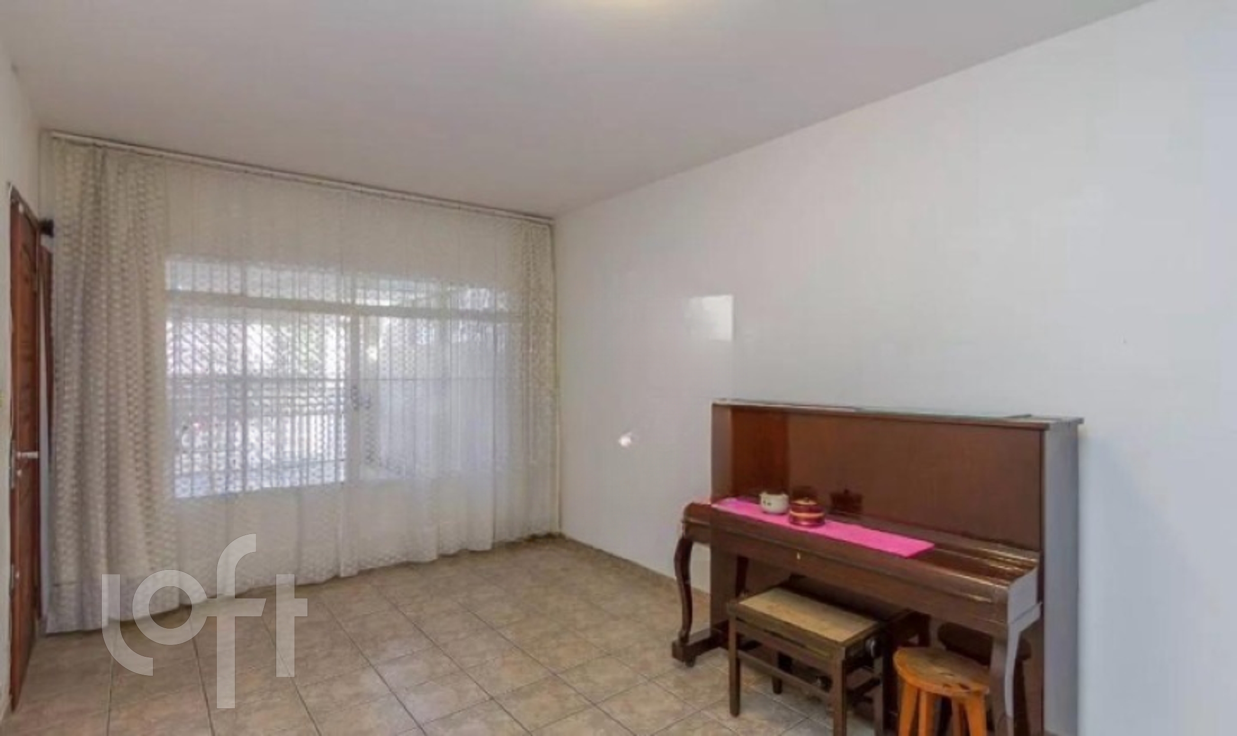 Casa à venda com 3 quartos, 200m² - Foto 2