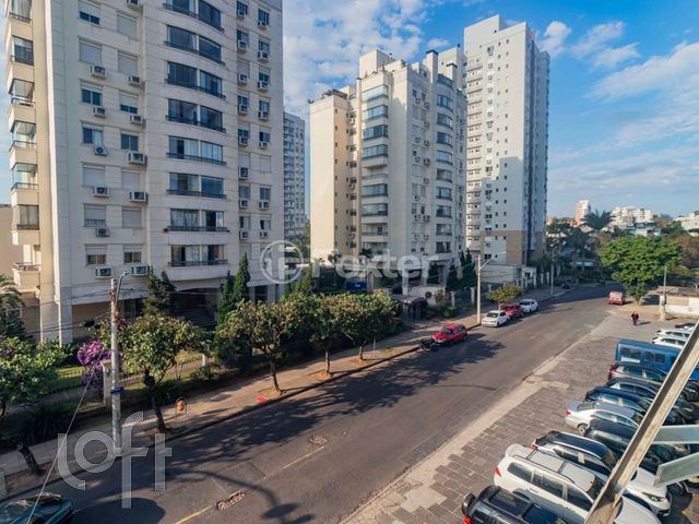 Apartamento com 121m², 3 dormitórios, 1 suíte, Jardim Botânico em Porto Alegre