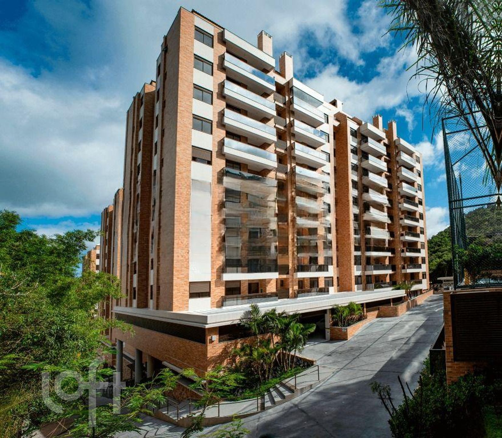 Apartamentos com 98m², 3 quartos, 1 suíte, 2 garagens, no bairro Itacorubi em Florianópolis