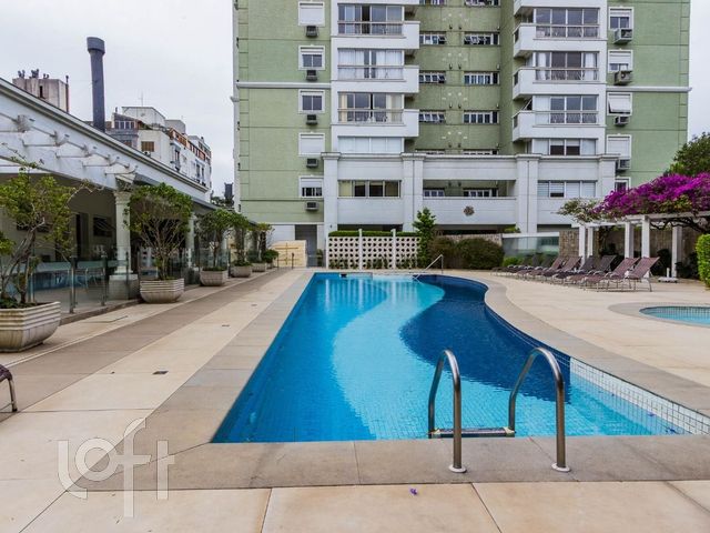 Apartamento com 95m², 3 dormitórios, 1 suíte, 1 vaga, Petrópolis em Porto Alegre