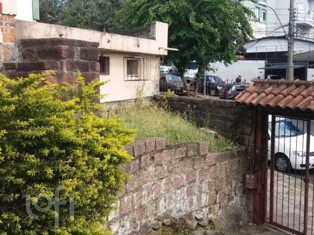 Casa com 436m², 3 dormitórios, 2 vagas, Chácara das Pedras em Porto Alegre