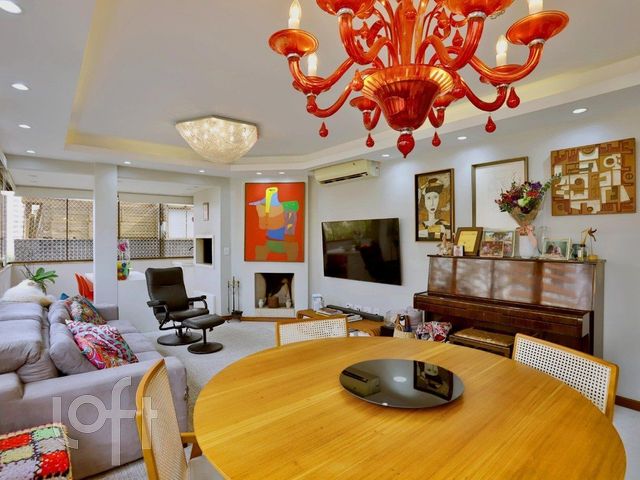 Apartamento com 103m², 3 dormitórios, 1 suíte, 2 vagas, Petrópolis em Porto Alegre