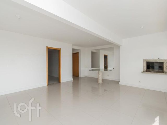 Apartamento com 106m², 3 dormitórios, 1 suíte, 2 vagas, Higienópolis em Porto Alegre