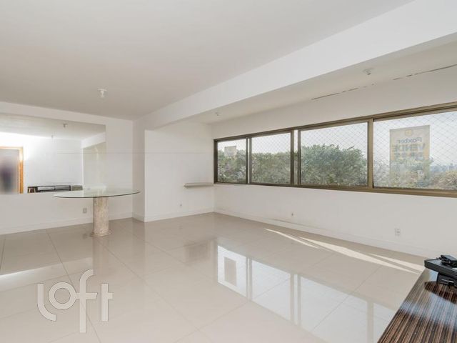 Apartamento com 106m², 3 dormitórios, 1 suíte, 2 vagas, Higienópolis em Porto Alegre