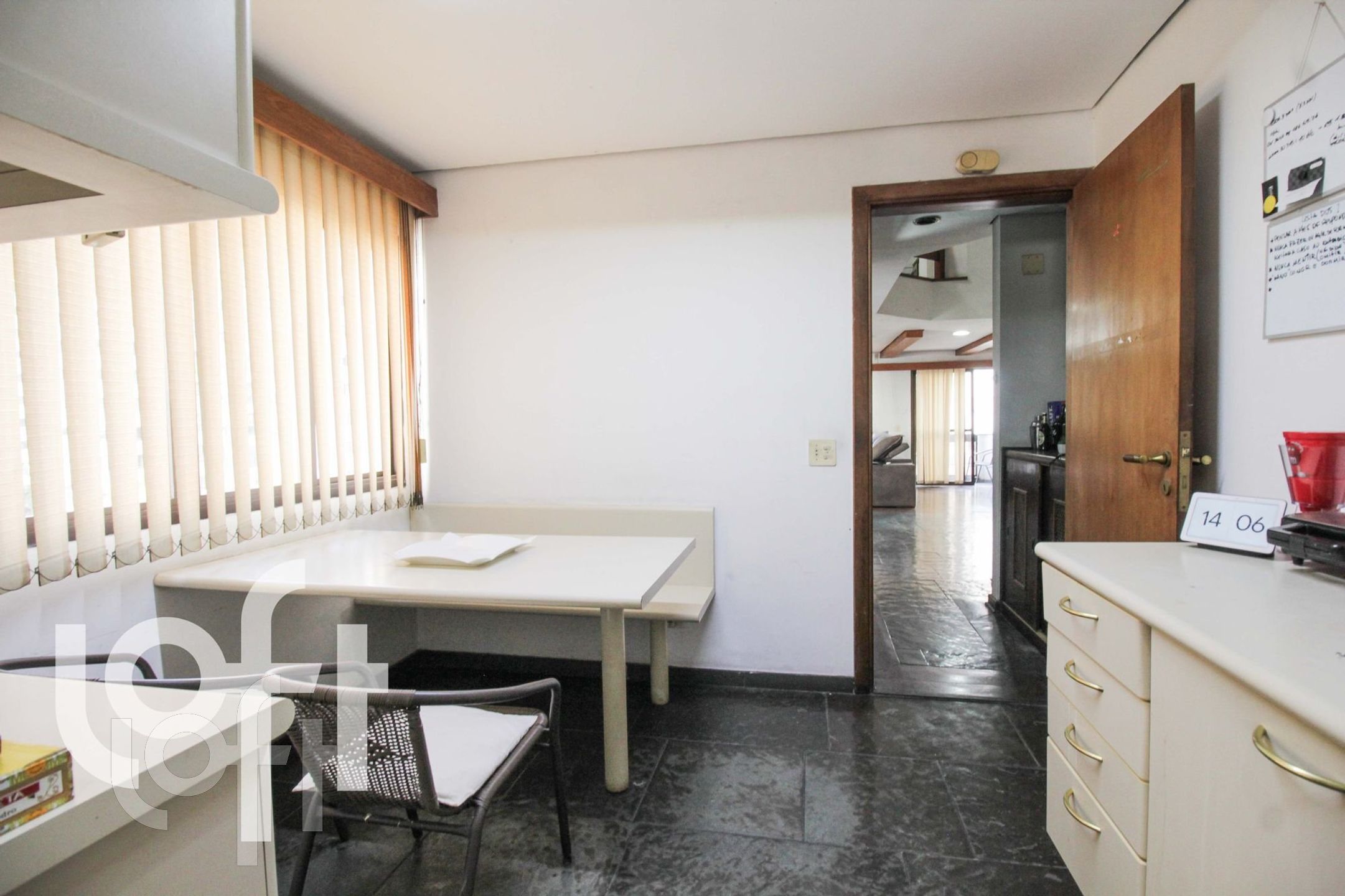 Apartamento à venda com 4 quartos, 220m² - Foto 17