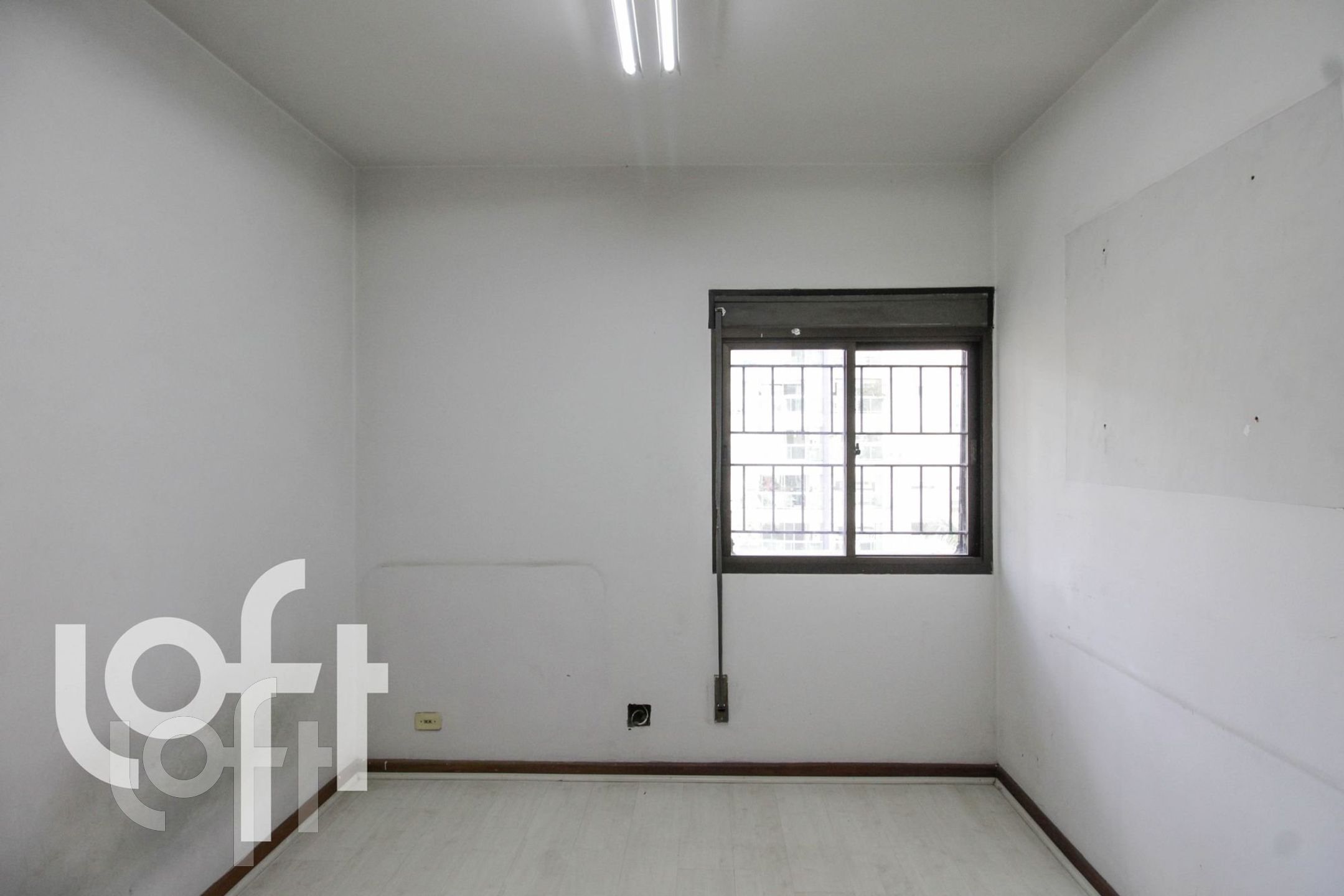 Apartamento à venda com 4 quartos, 220m² - Foto 32