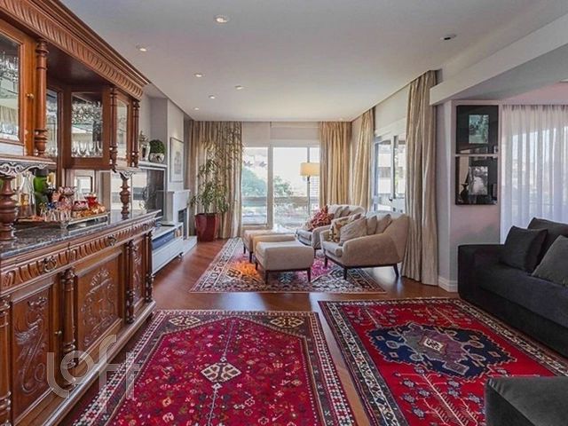 Apartamento com 177m², 3 dormitórios, 2 suítes, 2 vagas, Rio Branco em Porto Alegre
