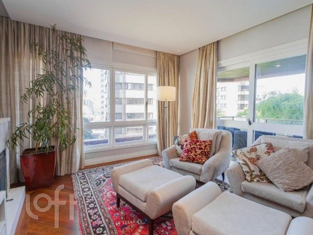 Apartamento com 177m², 3 dormitórios, 2 suítes, 2 vagas, Rio Branco em Porto Alegre