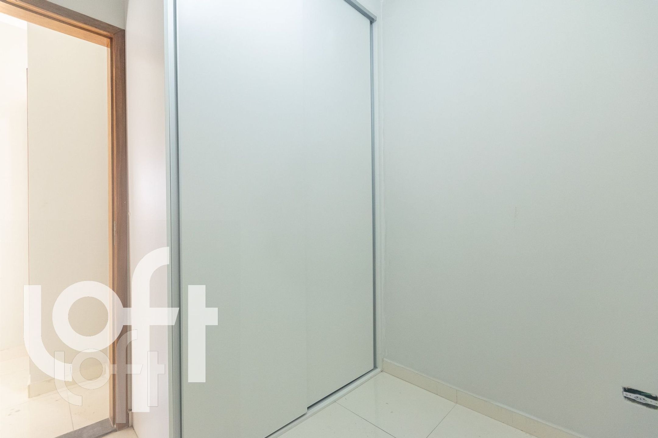 Apartamento à venda com 2 quartos, 40m² - Foto 4