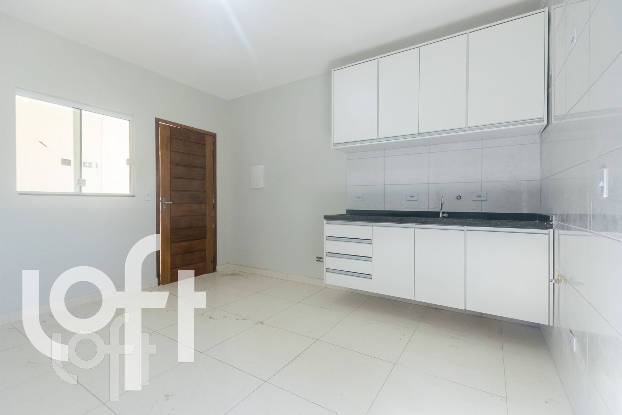 Apartamento à venda com 2 quartos, 40m² - Foto 17