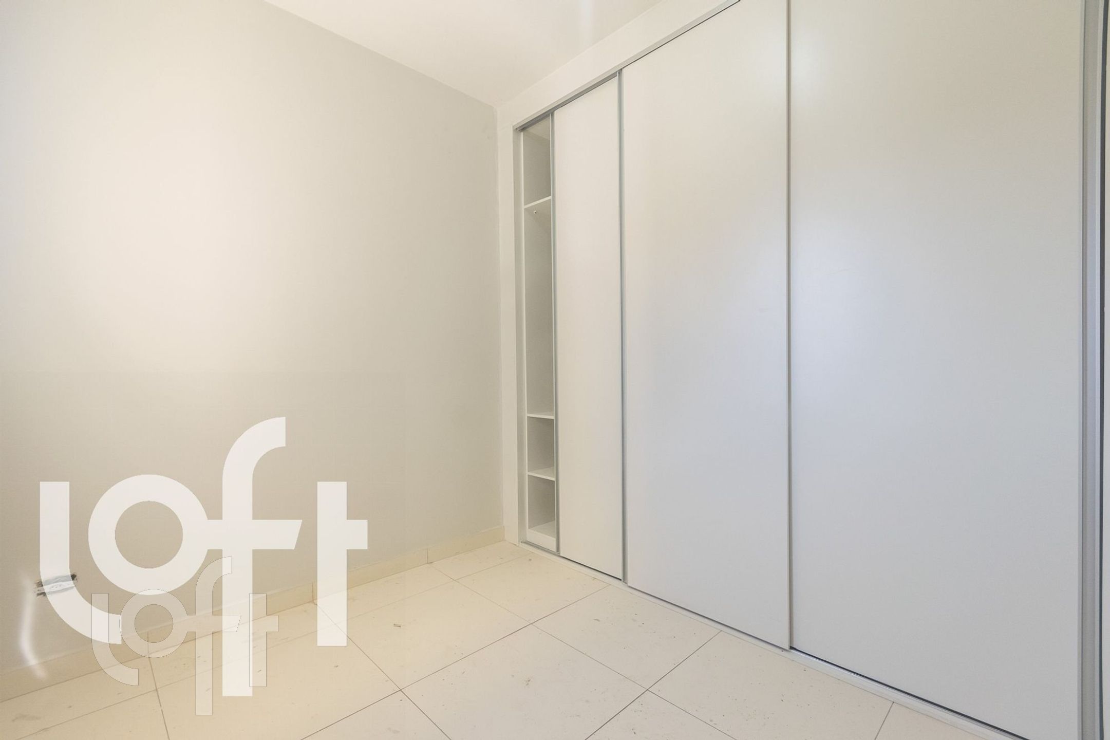 Apartamento à venda com 2 quartos, 40m² - Foto 10