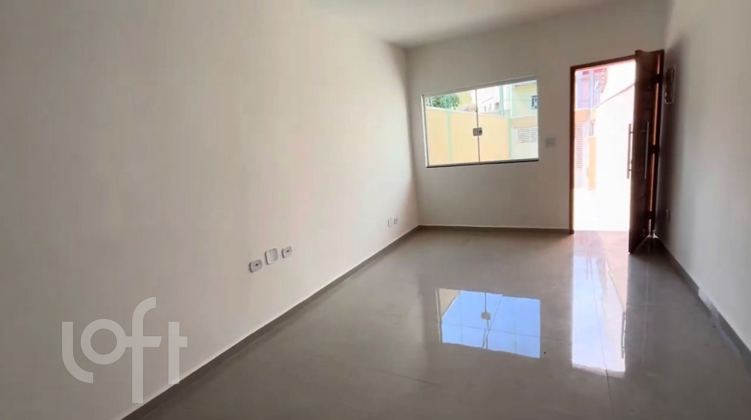 Casa à venda com 2 quartos, 60m² - Foto 1