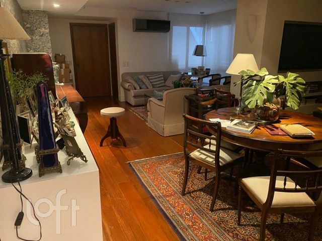 Apartamento com 161m², 3 dormitórios, 1 suíte, 1 vaga, Petrópolis em Porto Alegre
