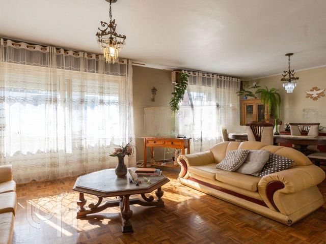 Apartamento com 102m², 3 dormitórios, Floresta em Porto Alegre