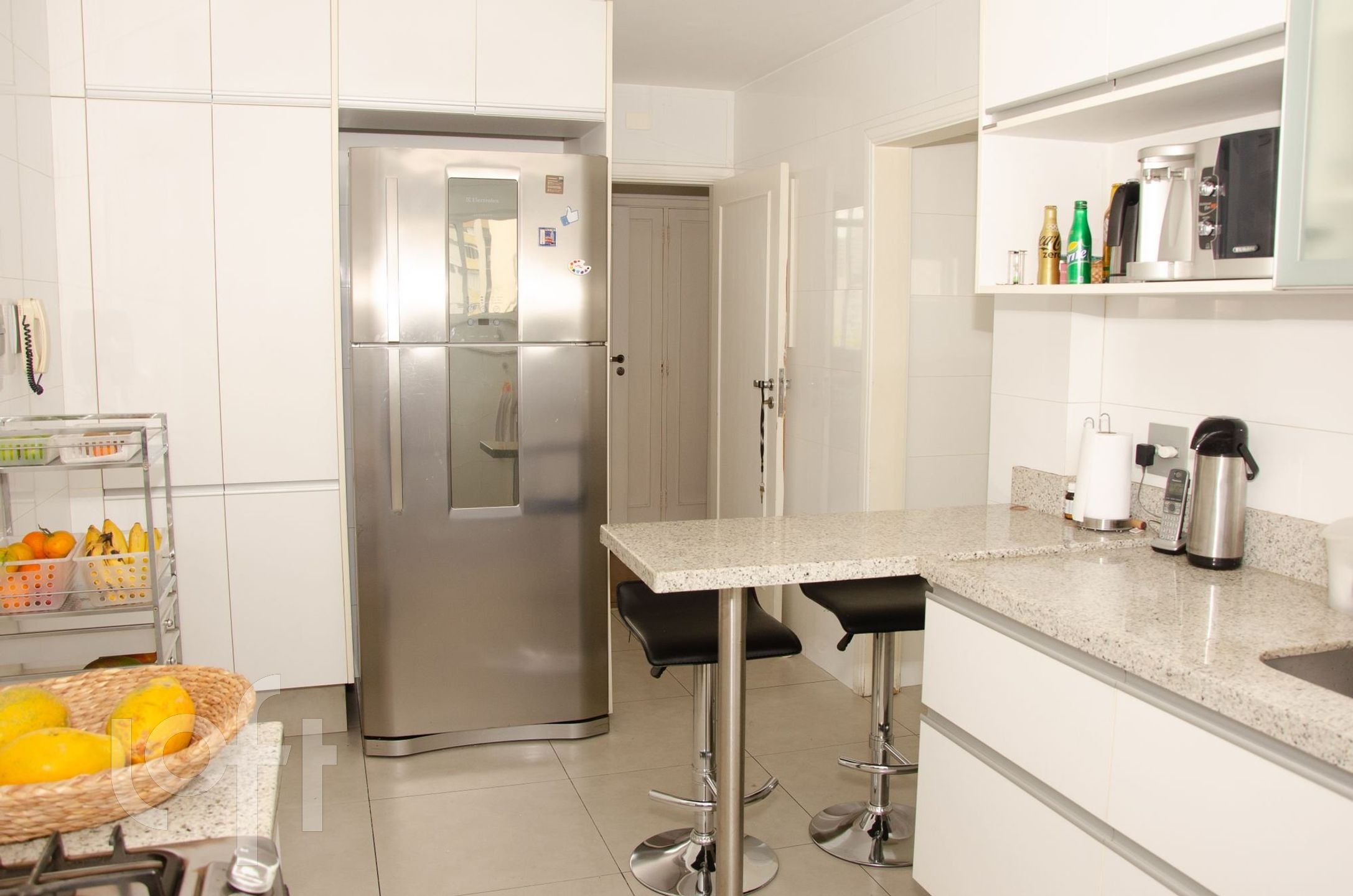 Apartamento à venda com 4 quartos, 208m² - Foto 9