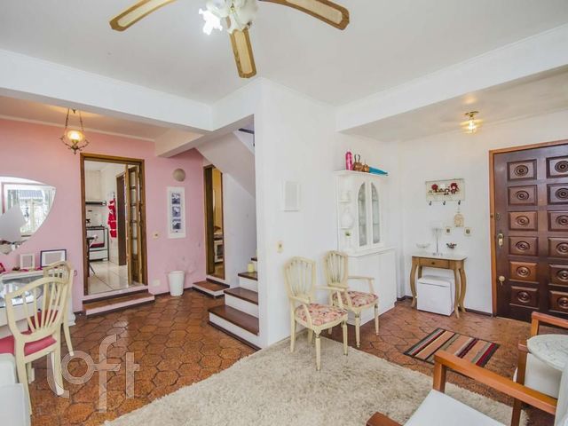 Casa com 260m², 3 dormitórios, 1 suíte, 4 vagas, Cristo Redentor em Porto Alegre