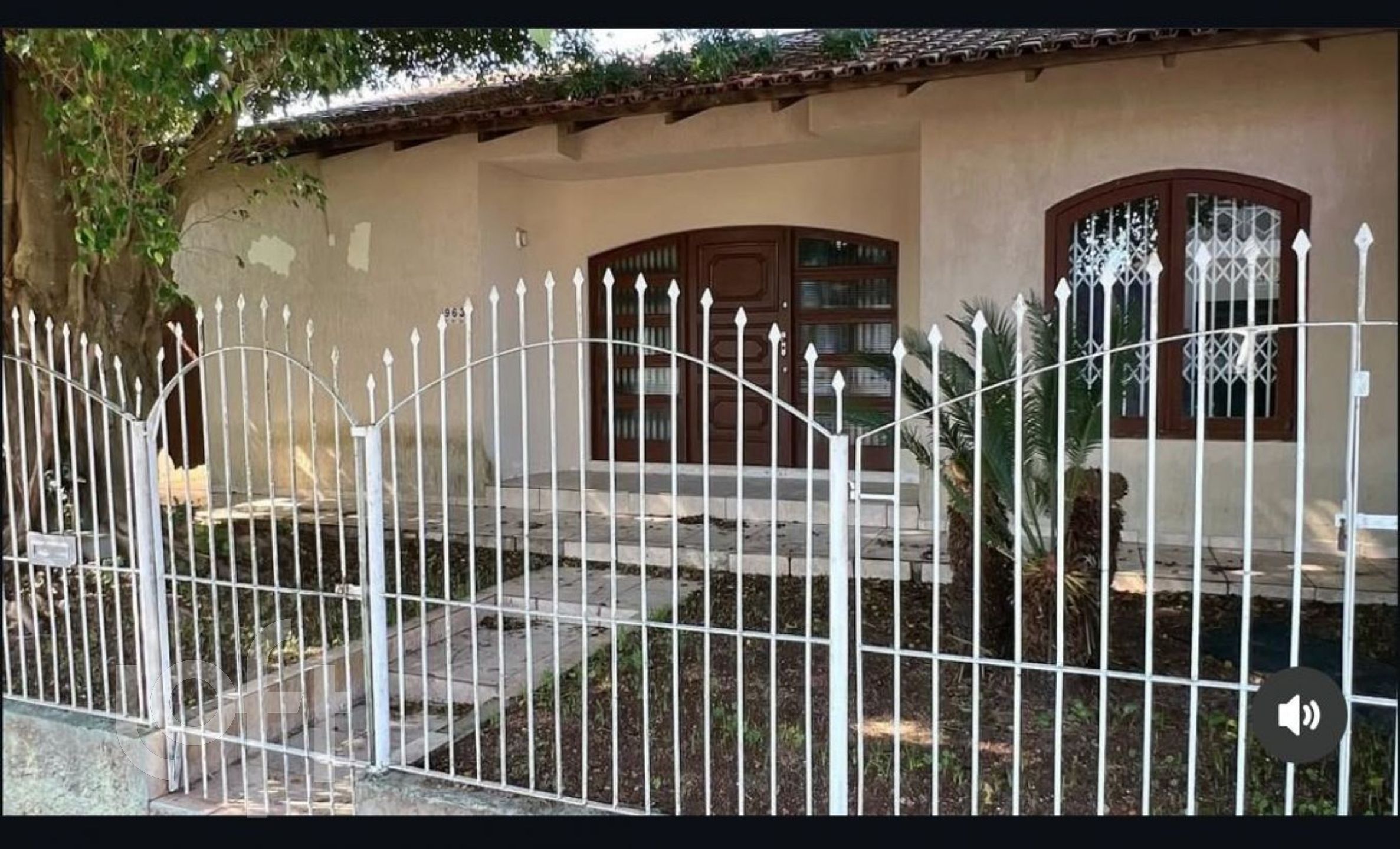 Casa Residencial com 140m², 4 quartos, 1 suíte, 6 garagens, no bairro Ipiranga em São José