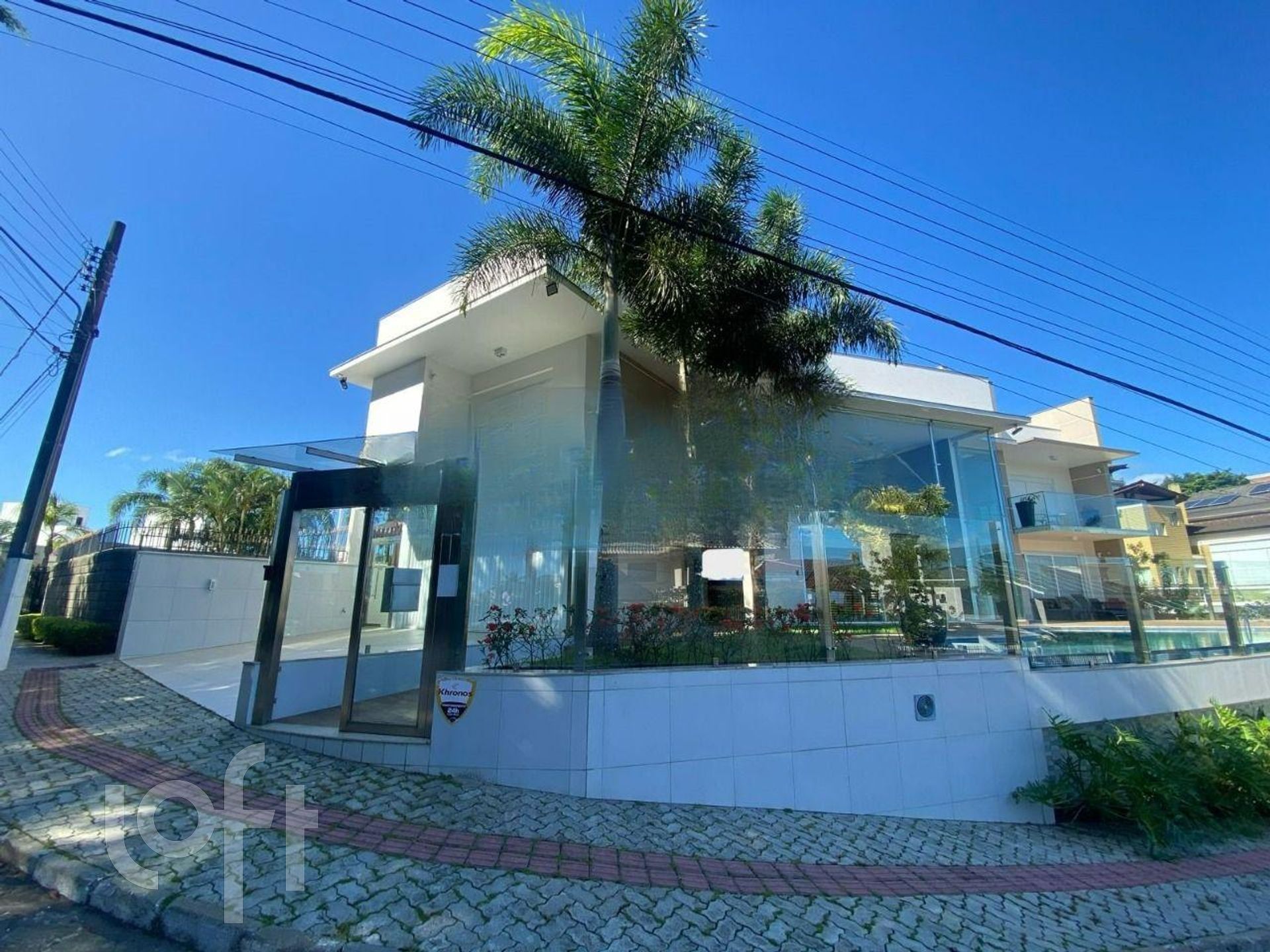 Casa Residencial com 750m², 5 quartos, 5 suítes, 6 garagens, no bairro João Paulo em Florianópolis