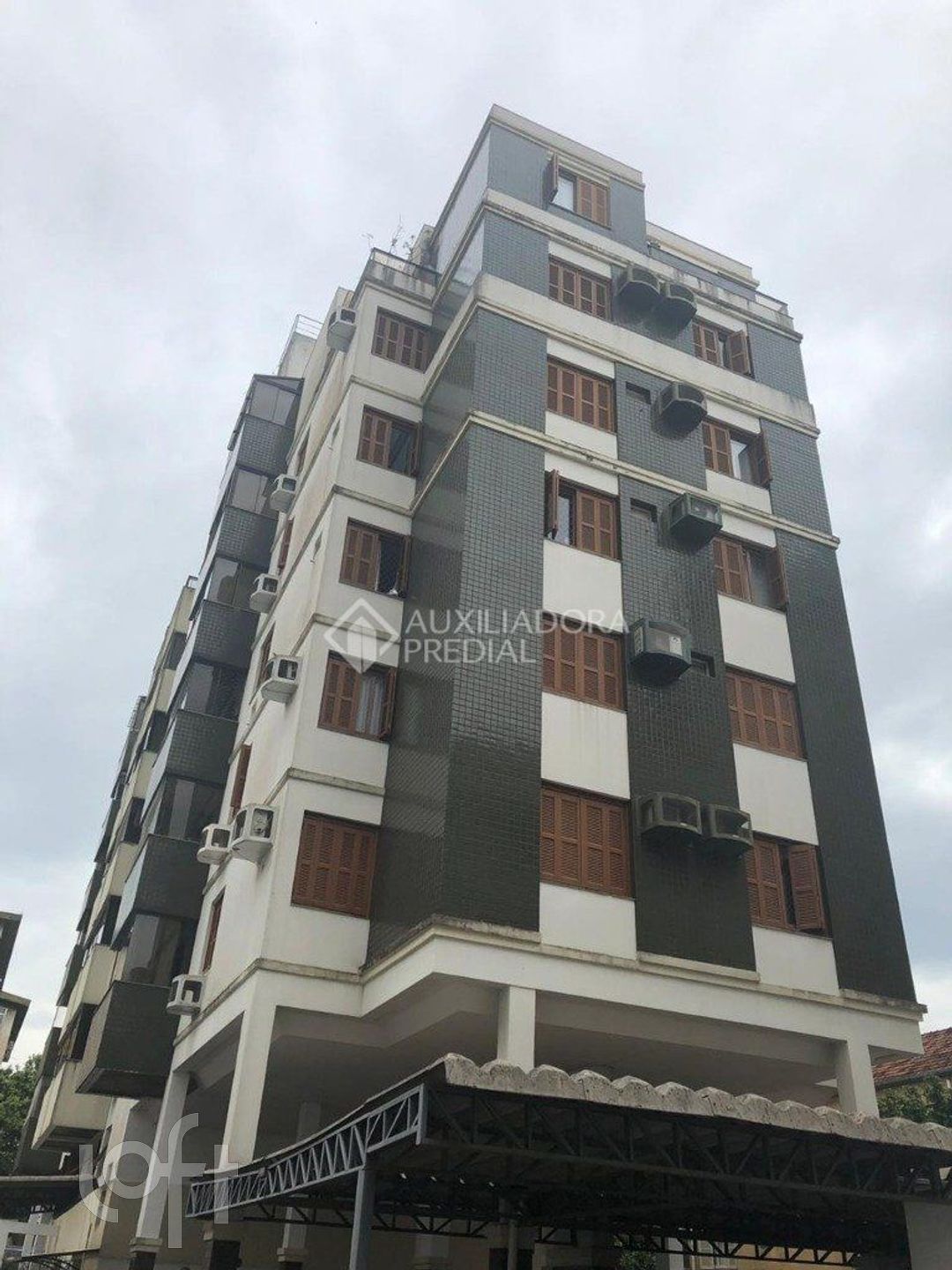 Apartamento à venda em Menino Deus com 72 m², 3 quartos, 1 suíte, 2 vagas