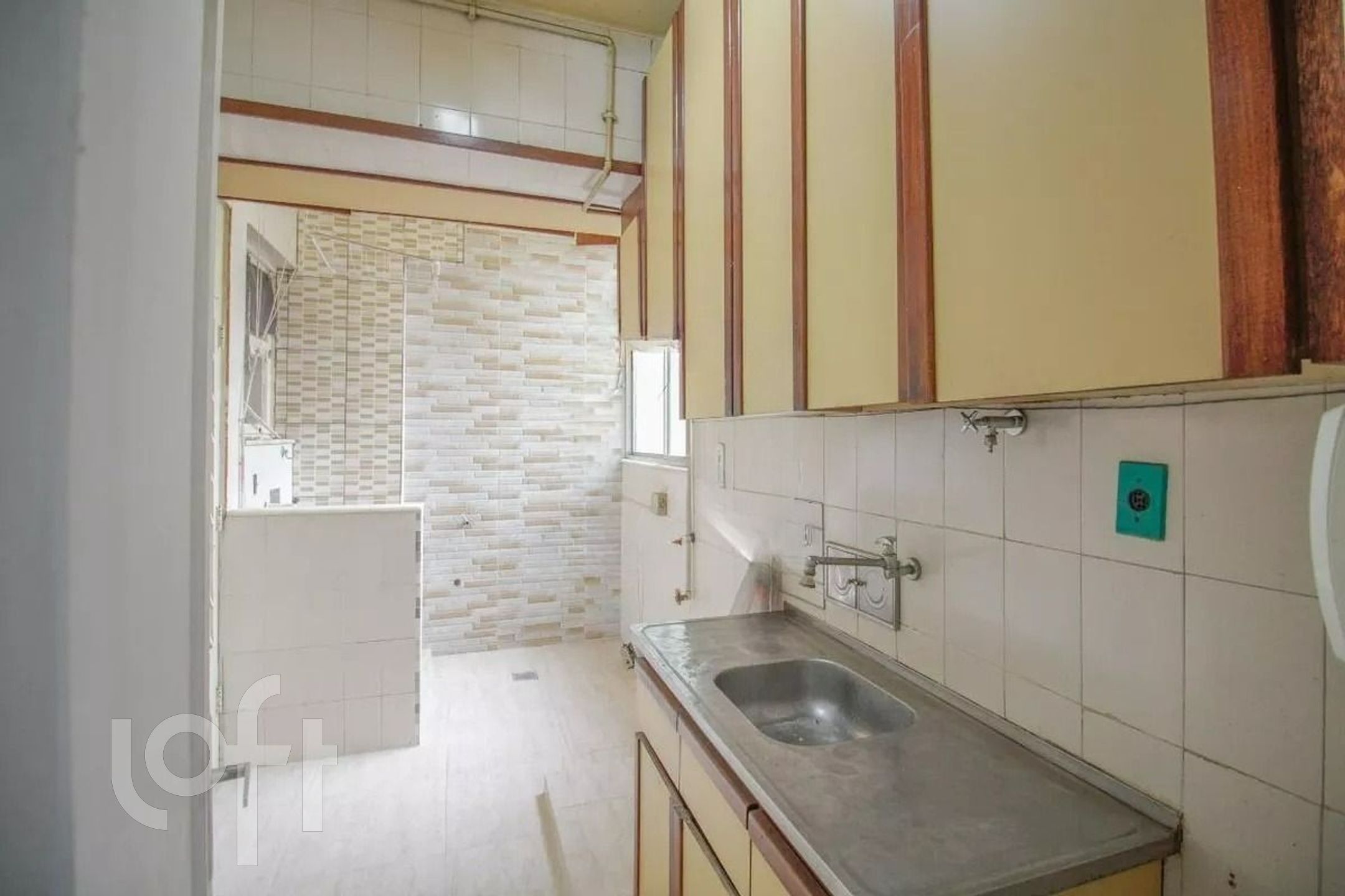 Apartamento à venda com 2 quartos, 70m² - Foto 2